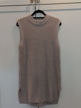 H&M Sleeveless Knit Tunic in Light Beige